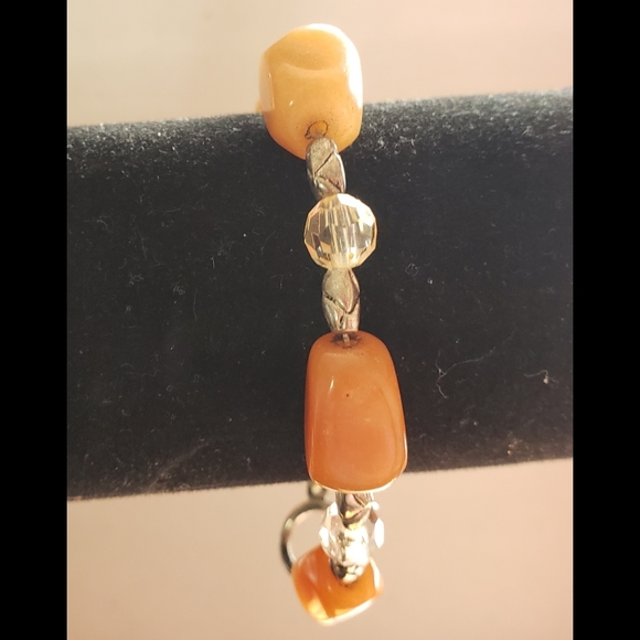 New Handcrafted 6 1/2" Topaz and Silver Beaded Bracelet - Picture 2 of 6